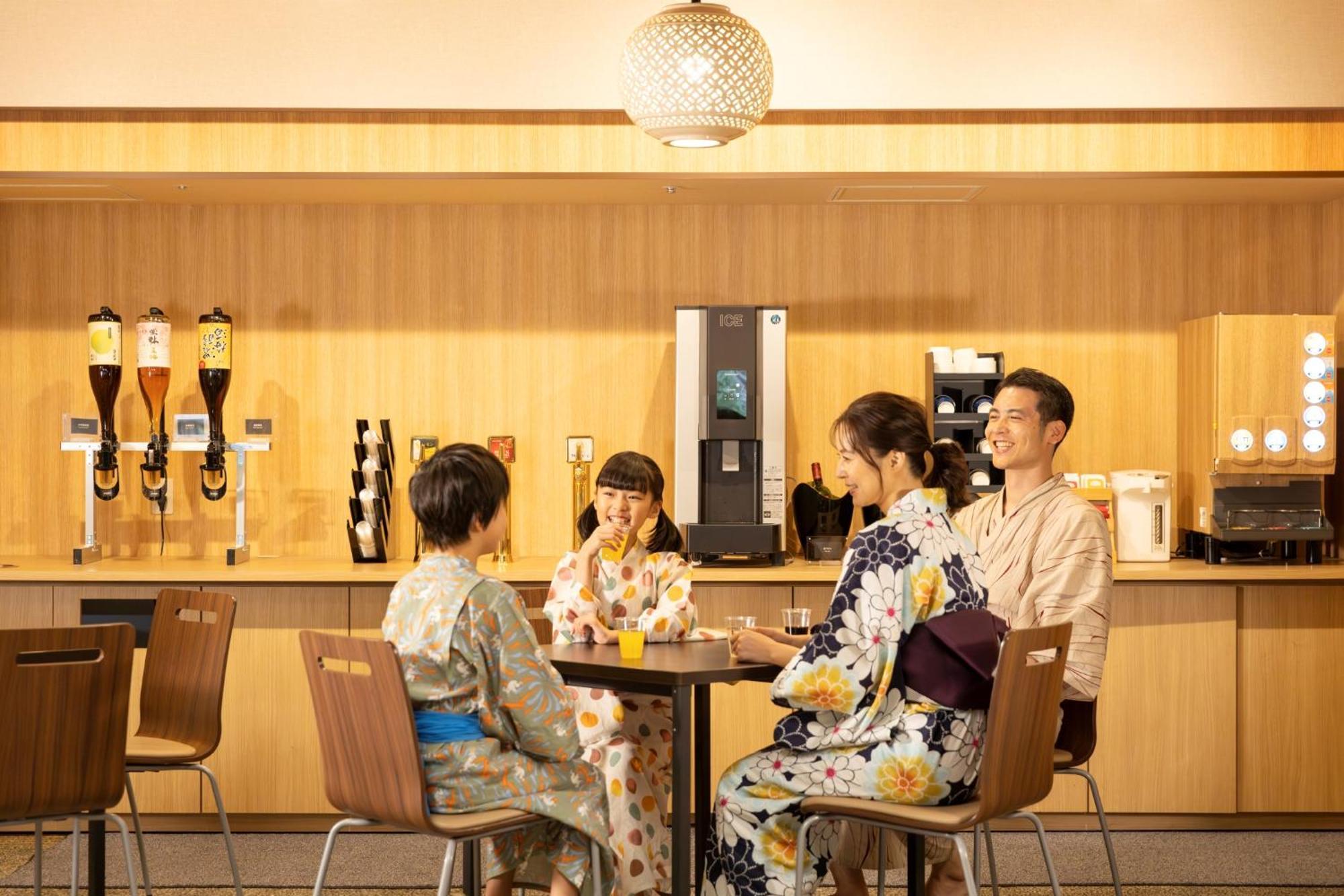 Hotel Ooedo Onsen Monogatari Premium Kaga Maruya Exteriér fotografie